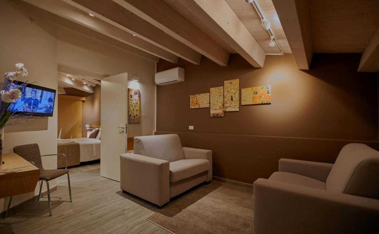 โรงแรมฮอสพิทาลิตี้ ปาแลร์โม ภายนอก รูปภาพ